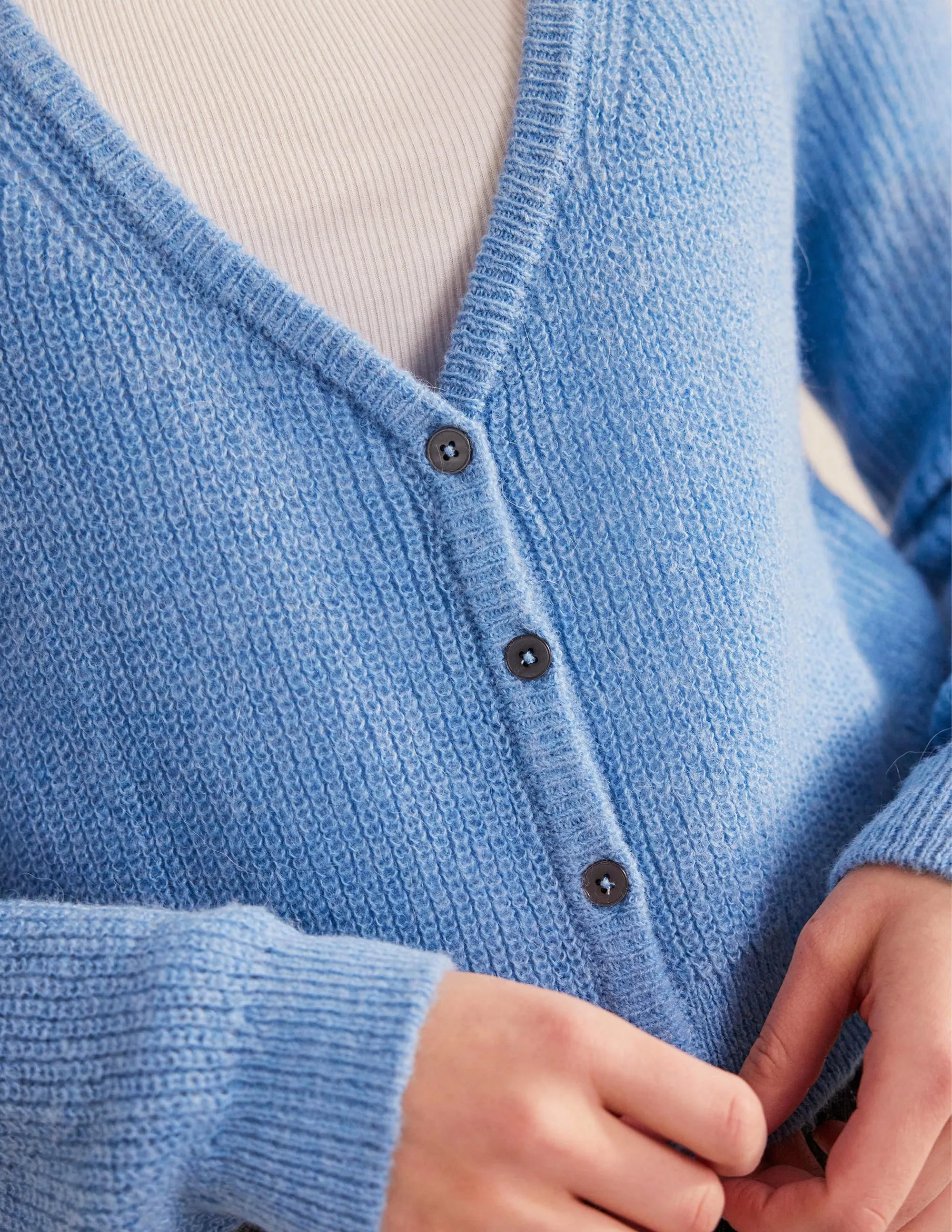 Cropped Fluffy Cardigan-Linseed