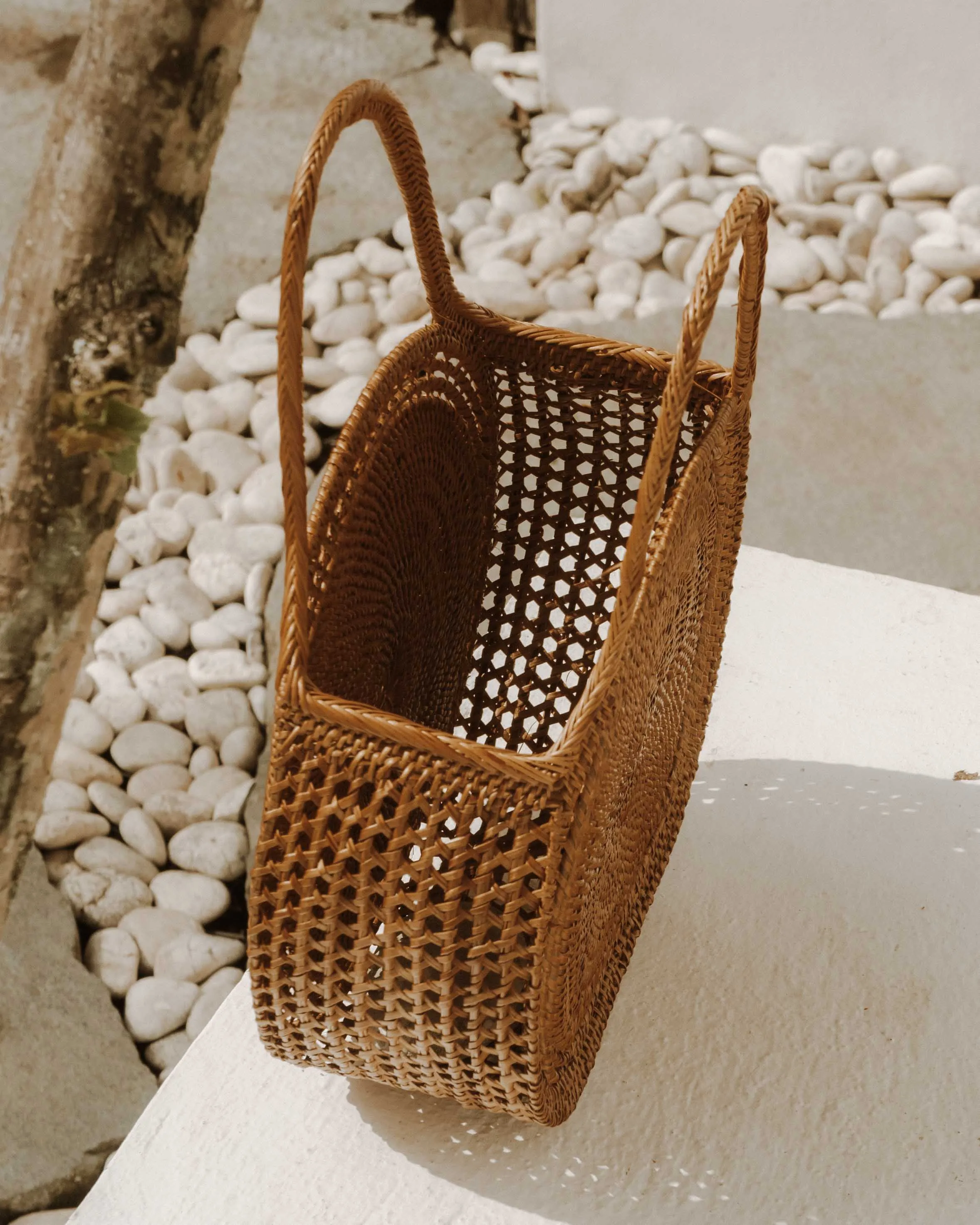 Padar Round Rattan Handbag