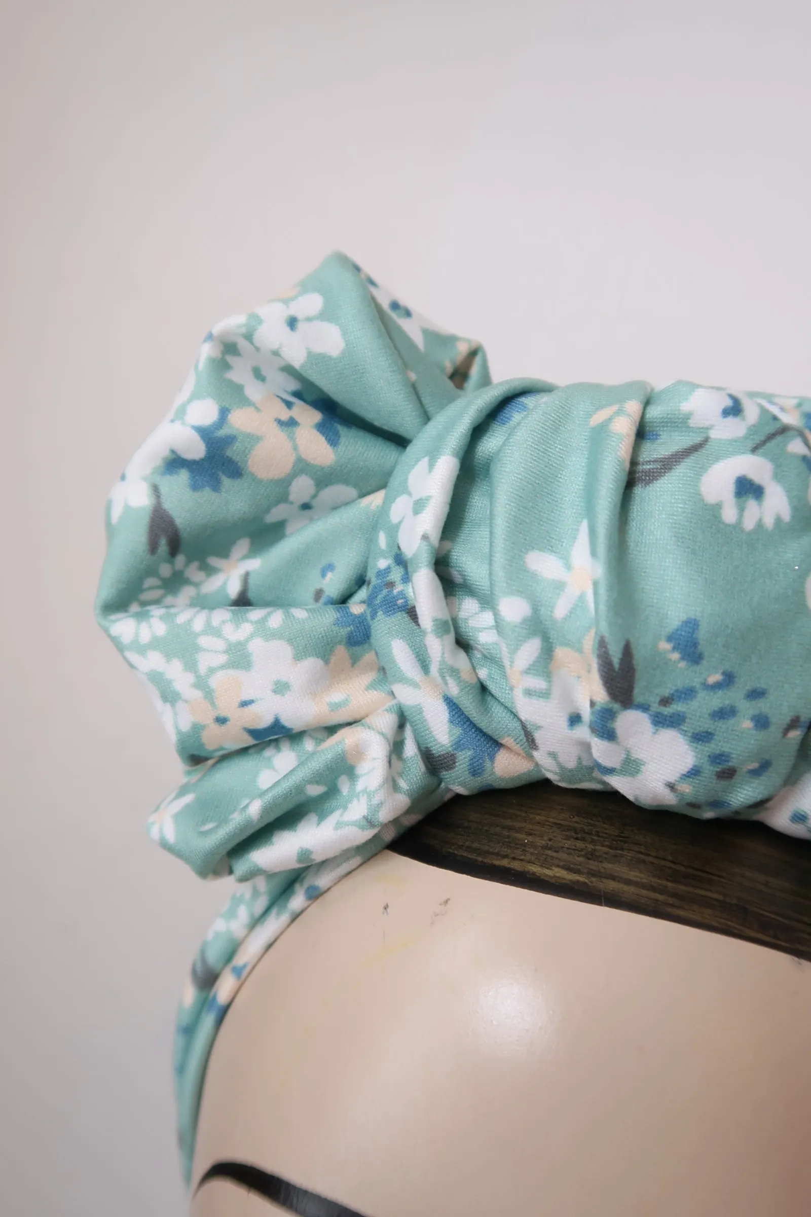 SALE ITEM: WORKWEAR KNOT Vintage Style Pre-tied Headband in Mint Floral