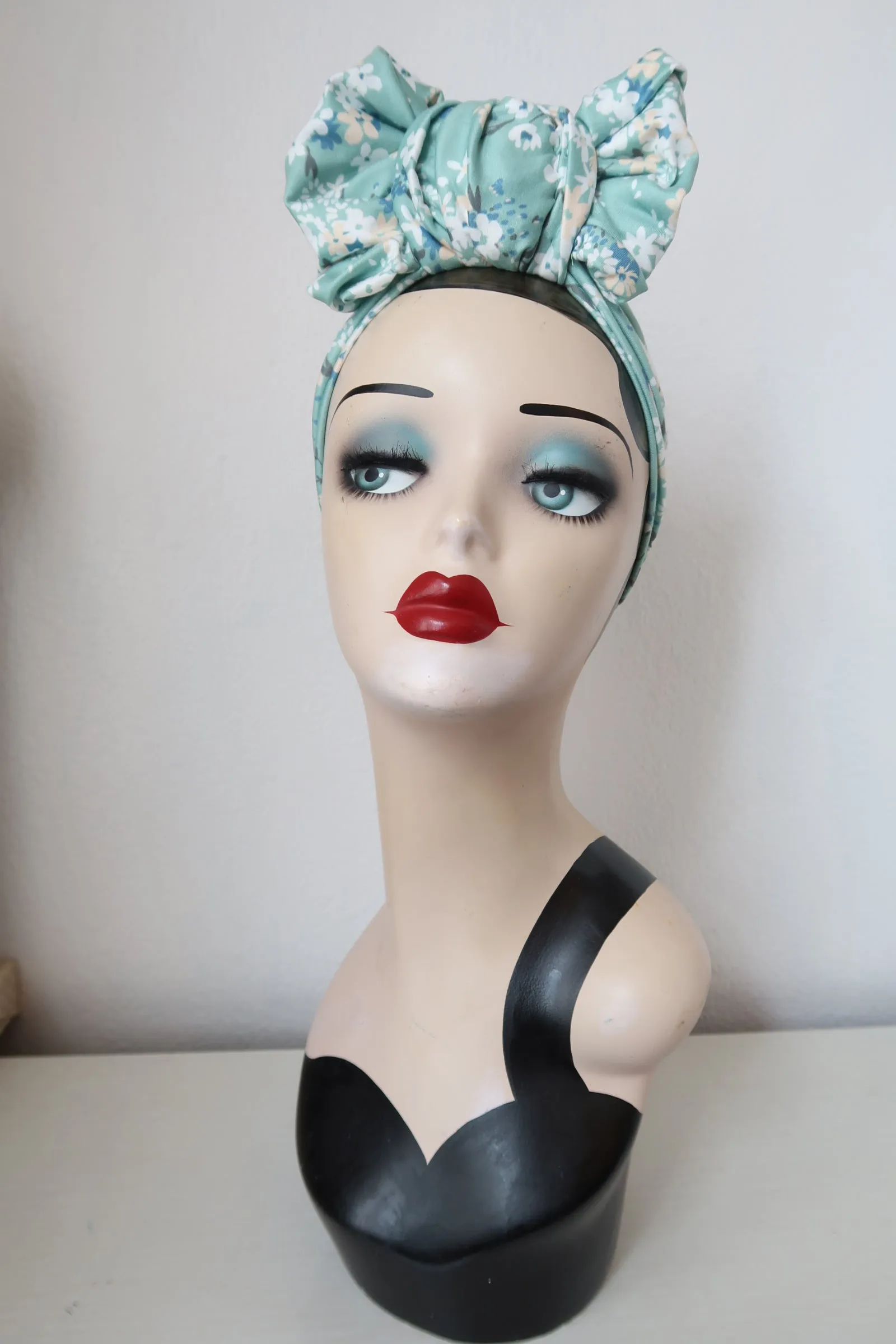 SALE ITEM: WORKWEAR KNOT Vintage Style Pre-tied Headband in Mint Floral