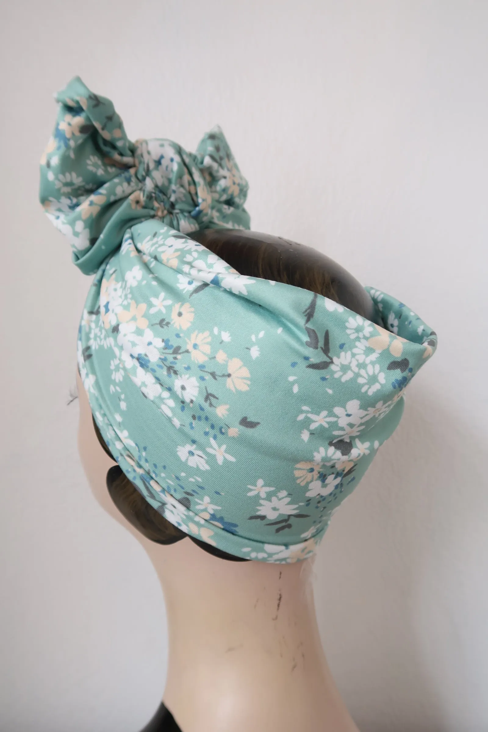 SALE ITEM: WORKWEAR KNOT Vintage Style Pre-tied Headband in Mint Floral